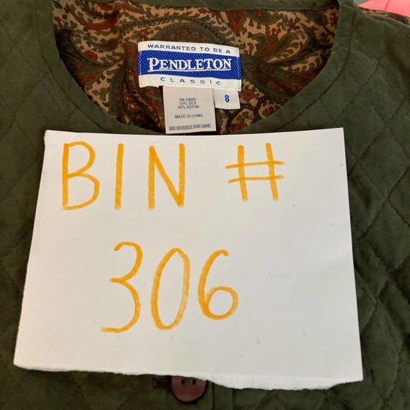 Pendleton Vest Womens Sz 8 Quilted Green‎ Paisley Button Up Sleeveless - Picture 7 of 7